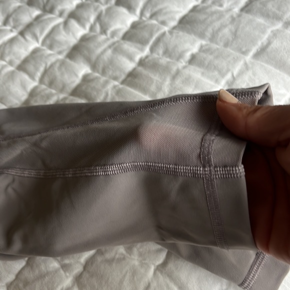 Lulu 7/8 leggings. Light grey. Only worn once - Picture 4 of 4